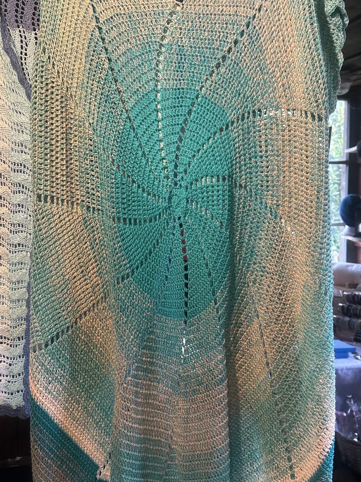 Jacken,Kappen-Hüte,Schals ,Taschen Engel mit Led Licht uvm...