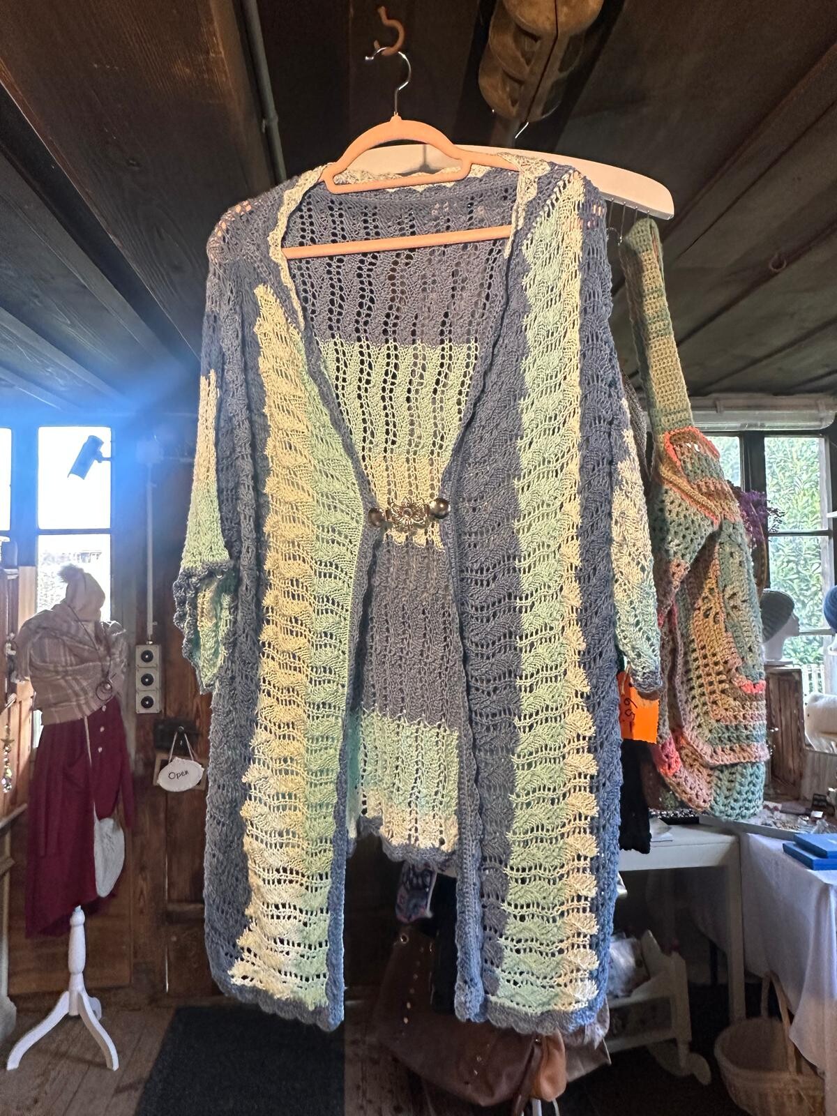 Jacken,Kappen-Hüte,Schals ,Taschen Engel mit Led Licht uvm...