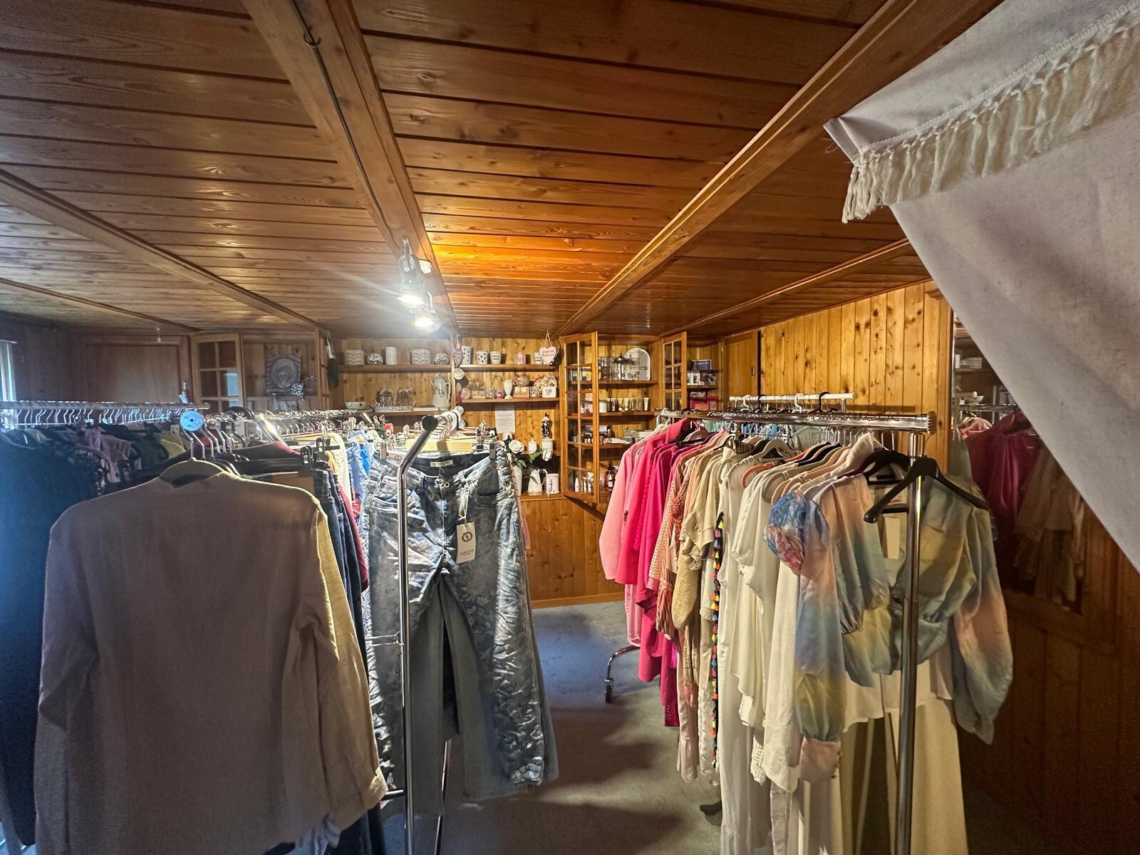 Jacken,Kappen-Hüte,Schals ,Taschen Engel mit Led Licht uvm...